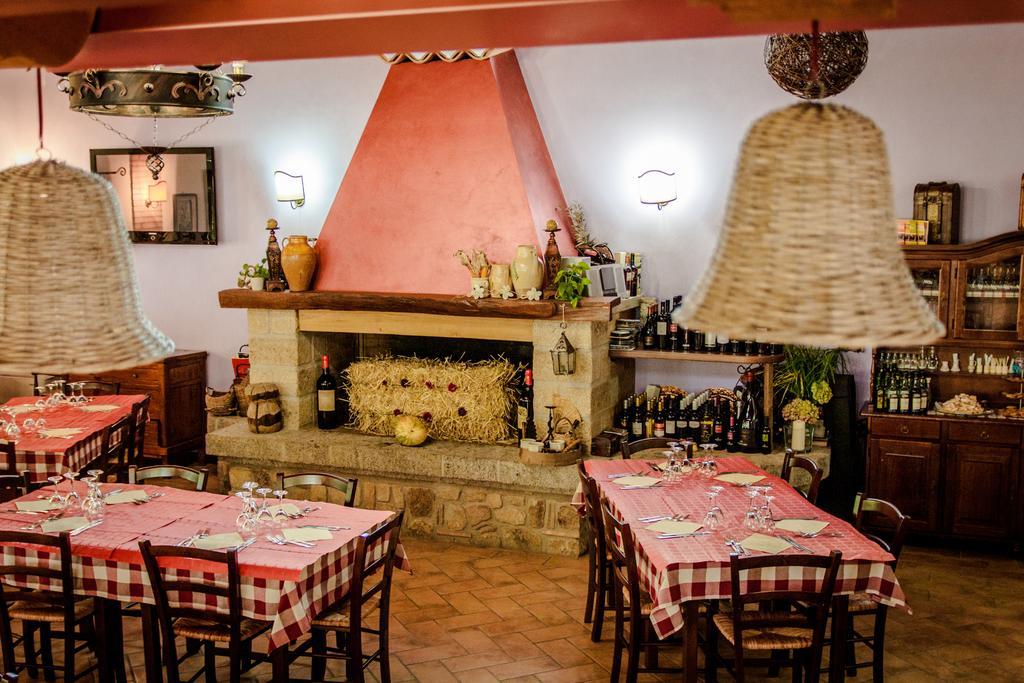 La Taverna Dei Briganti Hotell Cotronei Exteriör bild