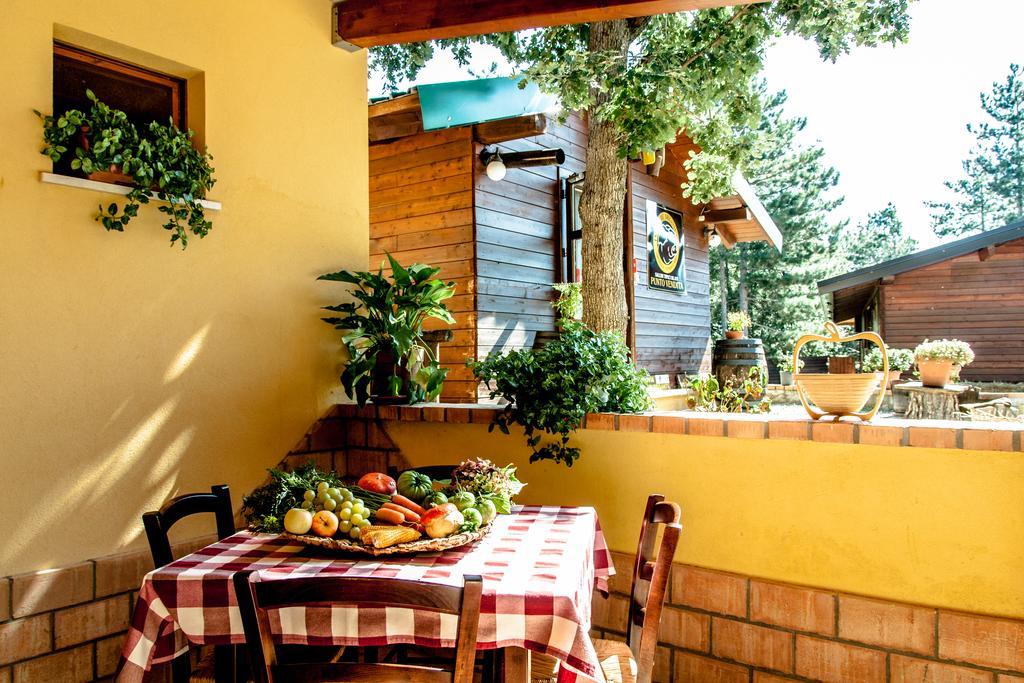 La Taverna Dei Briganti Hotell Cotronei Exteriör bild