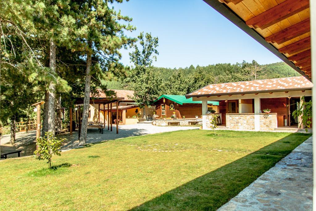 La Taverna Dei Briganti Hotell Cotronei Exteriör bild
